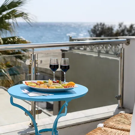Alesahne Hotel Kamari (Santorini)