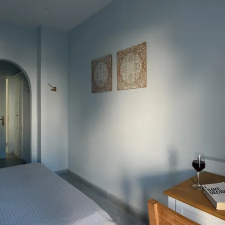 Hotel Alesahne Kamari (Santorini)