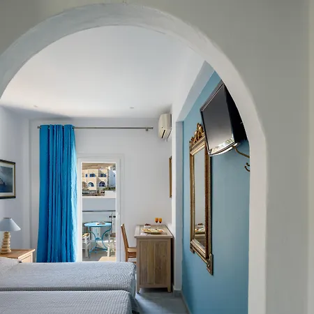 Alesahne Kamari (Santorini)