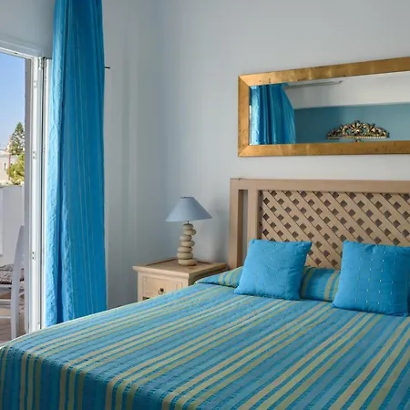 Alesahne Kamari (Santorini)